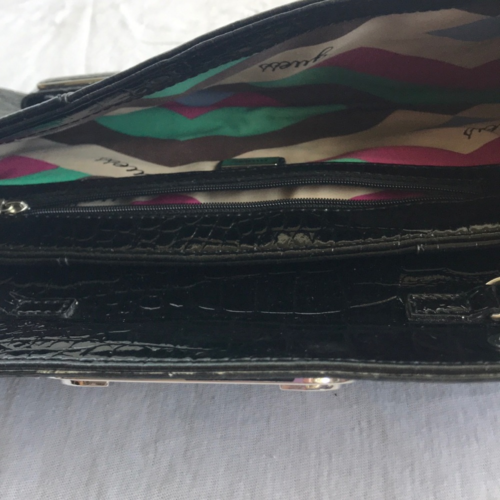 Quests handbag. - Picture 2 of 2